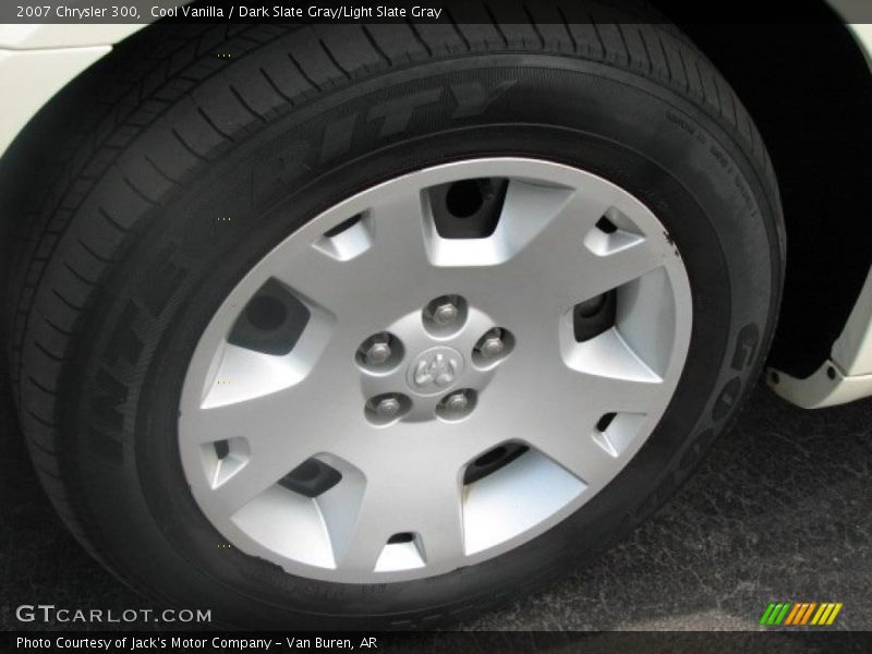 Cool Vanilla / Dark Slate Gray/Light Slate Gray 2007 Chrysler 300