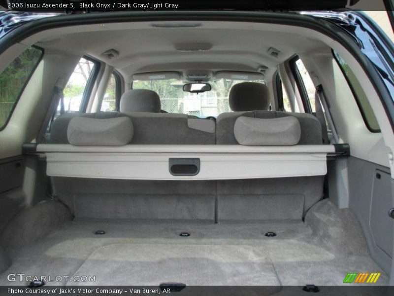Black Onyx / Dark Gray/Light Gray 2006 Isuzu Ascender S