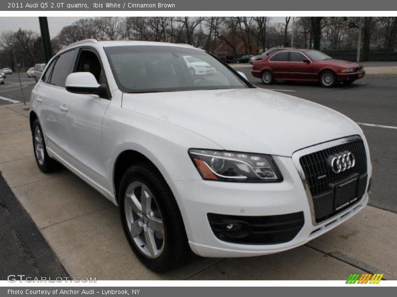 Front 3/4 View of 2011 Q5 2.0T quattro