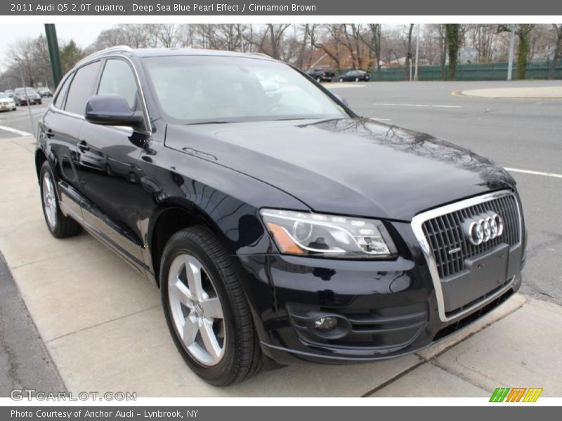 Front 3/4 View of 2011 Q5 2.0T quattro