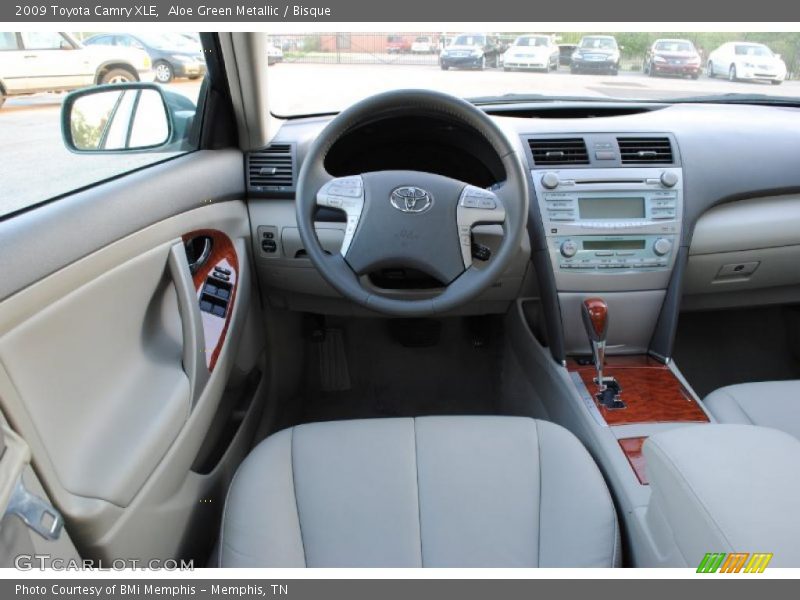 Aloe Green Metallic / Bisque 2009 Toyota Camry XLE