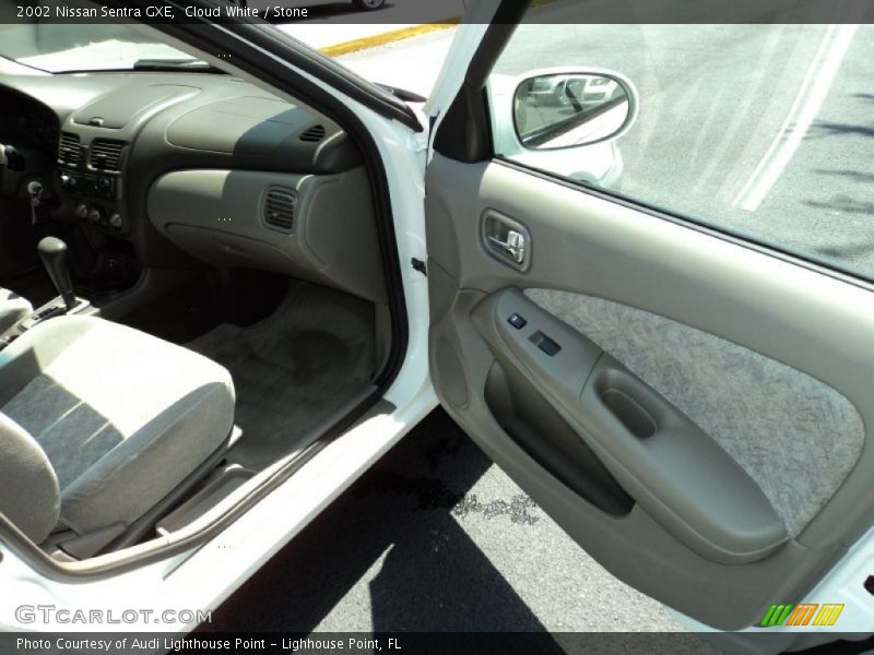 Cloud White / Stone 2002 Nissan Sentra GXE