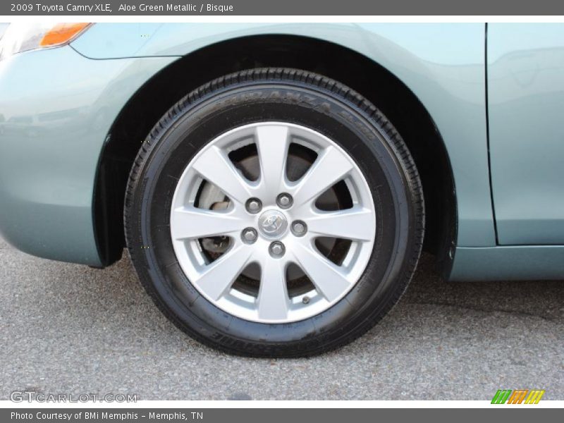 Aloe Green Metallic / Bisque 2009 Toyota Camry XLE
