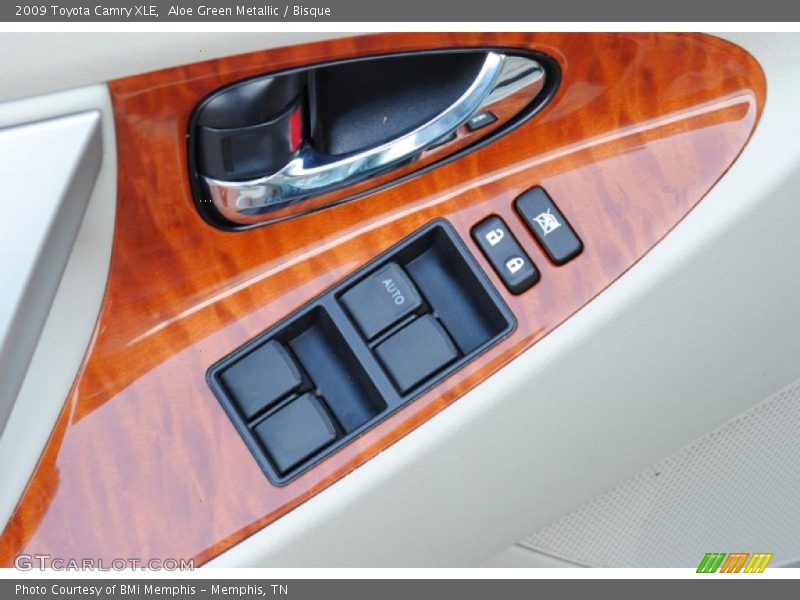 Aloe Green Metallic / Bisque 2009 Toyota Camry XLE