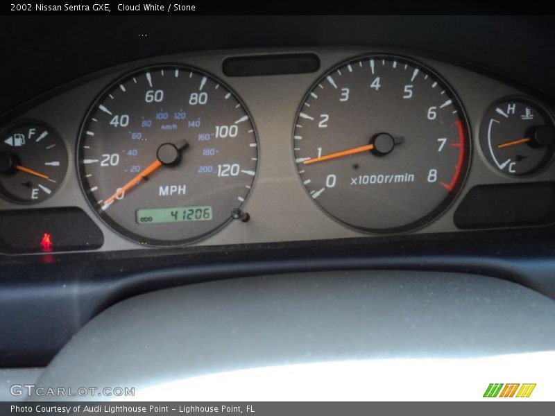 Cloud White / Stone 2002 Nissan Sentra GXE