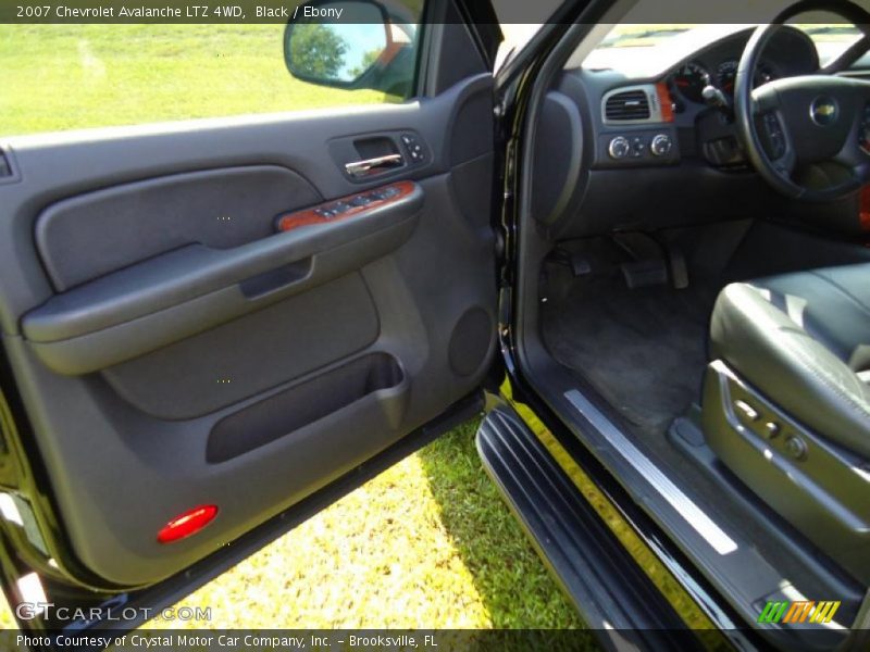 Black / Ebony 2007 Chevrolet Avalanche LTZ 4WD