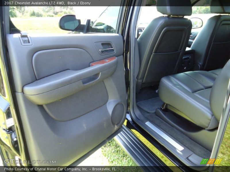 Black / Ebony 2007 Chevrolet Avalanche LTZ 4WD