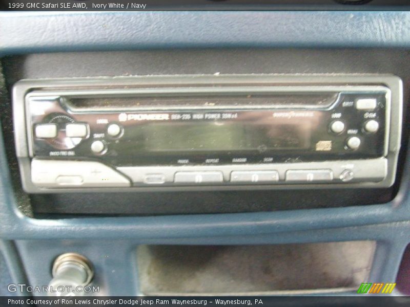 Ivory White / Navy 1999 GMC Safari SLE AWD
