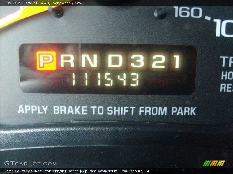 Ivory White / Navy 1999 GMC Safari SLE AWD