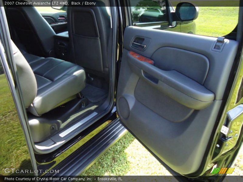 Black / Ebony 2007 Chevrolet Avalanche LTZ 4WD