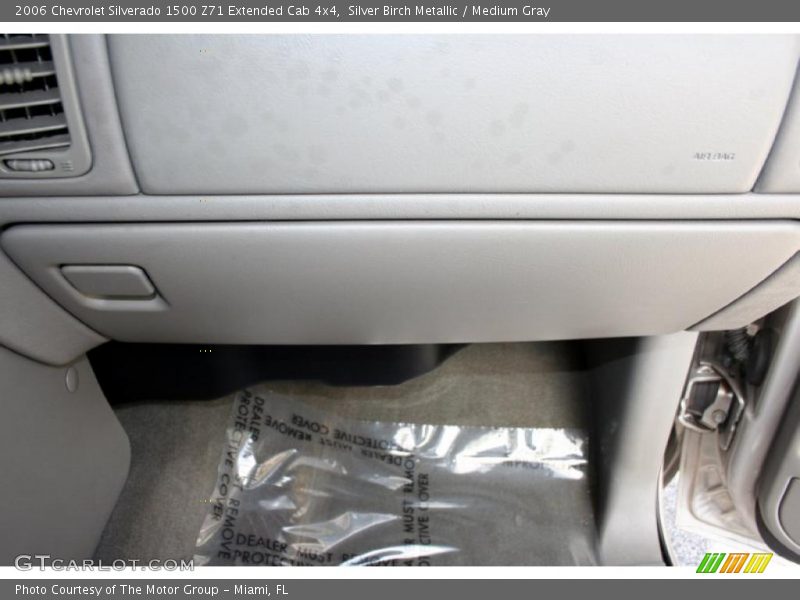 Silver Birch Metallic / Medium Gray 2006 Chevrolet Silverado 1500 Z71 Extended Cab 4x4