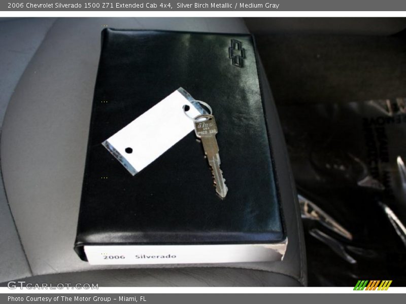 Silver Birch Metallic / Medium Gray 2006 Chevrolet Silverado 1500 Z71 Extended Cab 4x4