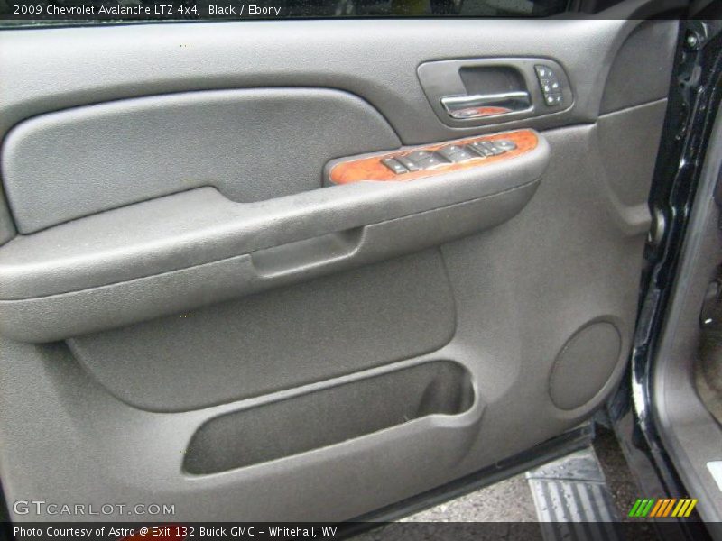 Black / Ebony 2009 Chevrolet Avalanche LTZ 4x4