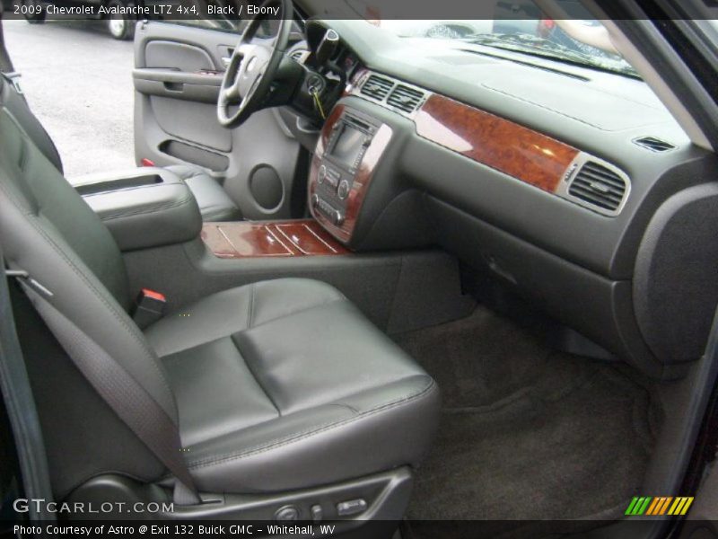 Black / Ebony 2009 Chevrolet Avalanche LTZ 4x4