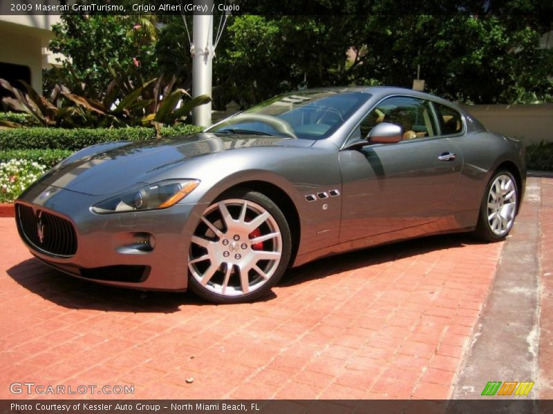 Front 3/4 View of 2009 GranTurismo 