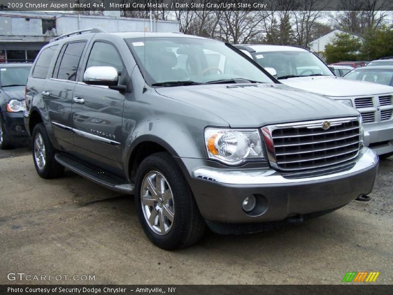 Front 3/4 View of 2009 Aspen Limited 4x4