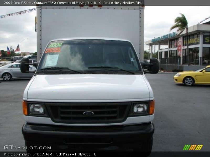 Oxford White / Medium Flint 2004 Ford E Series Cutaway E350 Commercial Moving Truck