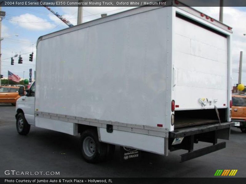 Oxford White / Medium Flint 2004 Ford E Series Cutaway E350 Commercial Moving Truck