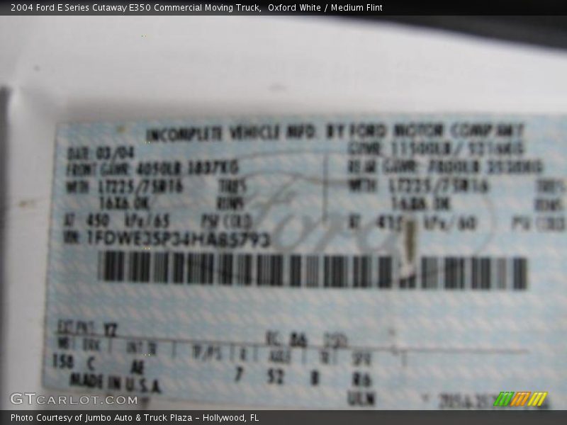 Oxford White / Medium Flint 2004 Ford E Series Cutaway E350 Commercial Moving Truck