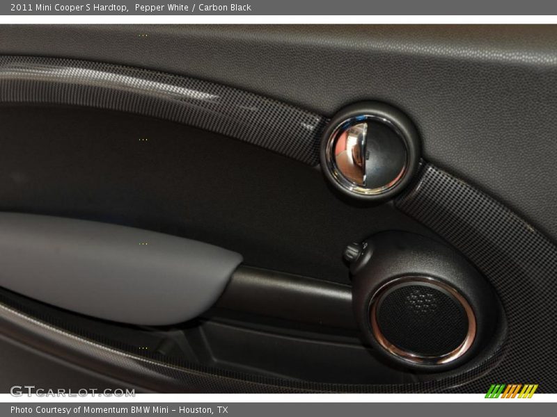Pepper White / Carbon Black 2011 Mini Cooper S Hardtop