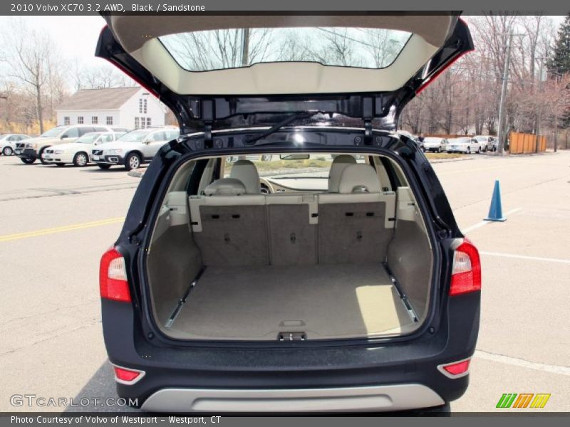 Black / Sandstone 2010 Volvo XC70 3.2 AWD