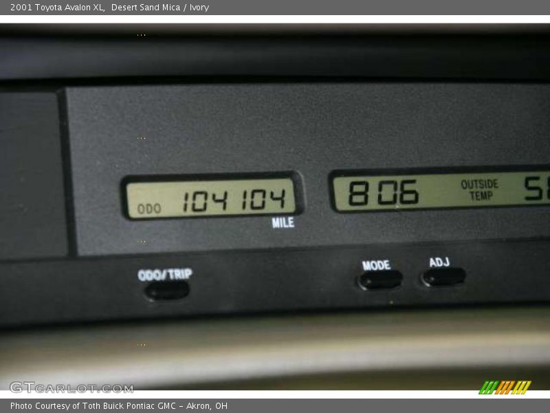 Desert Sand Mica / Ivory 2001 Toyota Avalon XL