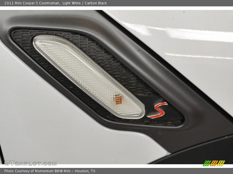 Light White / Carbon Black 2011 Mini Cooper S Countryman