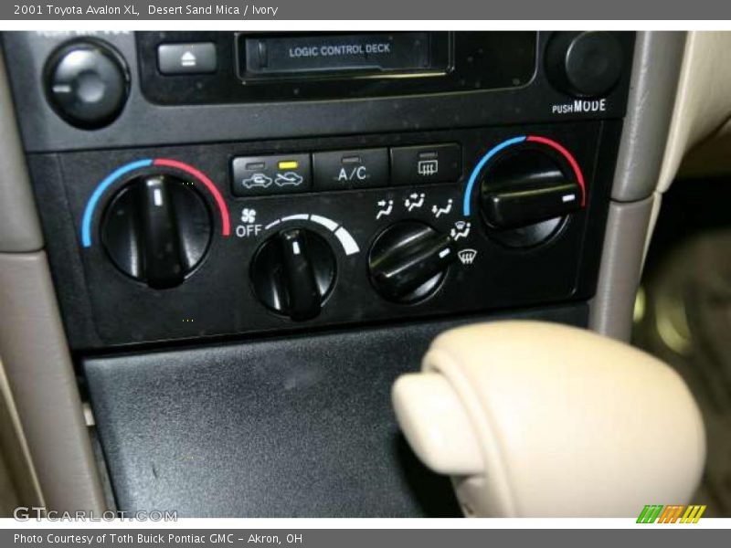 Desert Sand Mica / Ivory 2001 Toyota Avalon XL