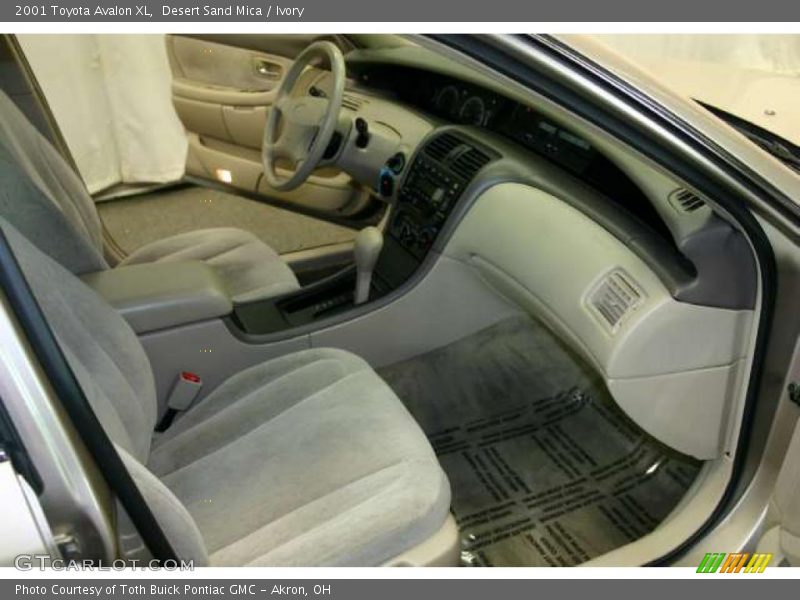 Desert Sand Mica / Ivory 2001 Toyota Avalon XL