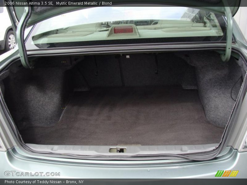 Mystic Emerald Metallic / Blond 2006 Nissan Altima 3.5 SE