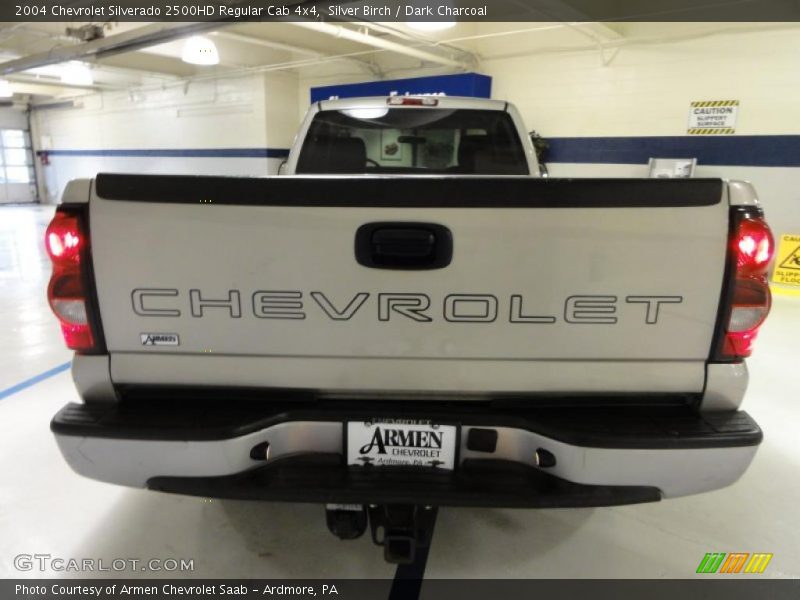 Silver Birch / Dark Charcoal 2004 Chevrolet Silverado 2500HD Regular Cab 4x4