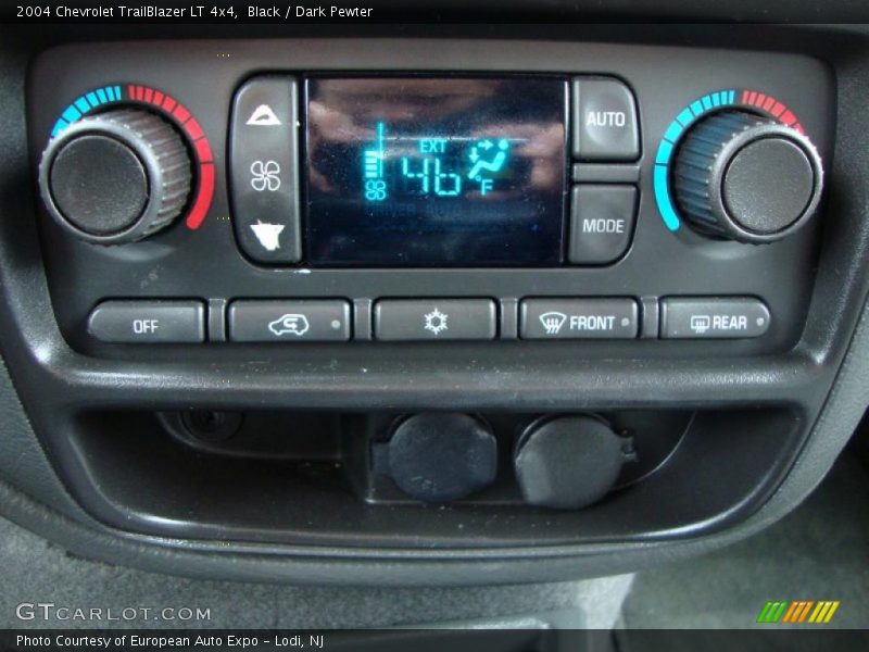 Black / Dark Pewter 2004 Chevrolet TrailBlazer LT 4x4
