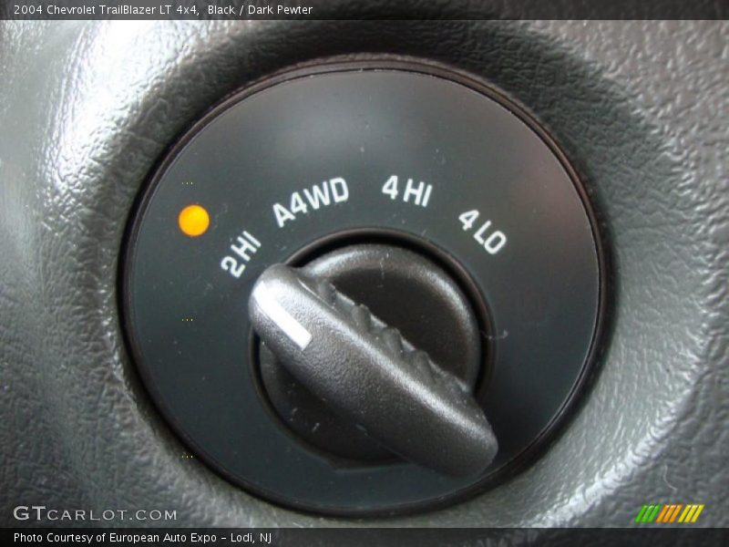 Black / Dark Pewter 2004 Chevrolet TrailBlazer LT 4x4