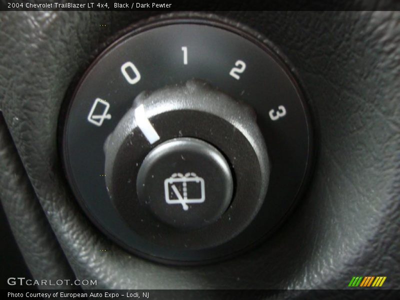 Black / Dark Pewter 2004 Chevrolet TrailBlazer LT 4x4