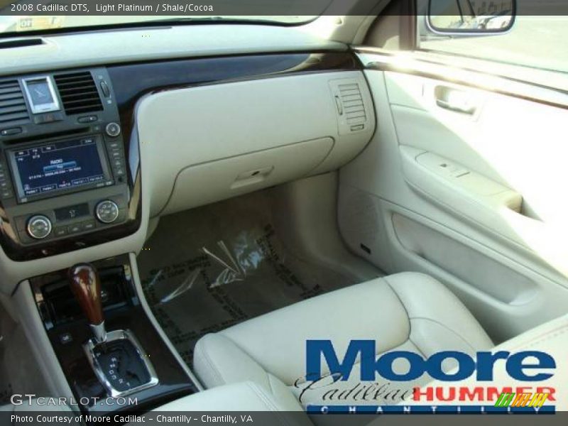 Light Platinum / Shale/Cocoa 2008 Cadillac DTS