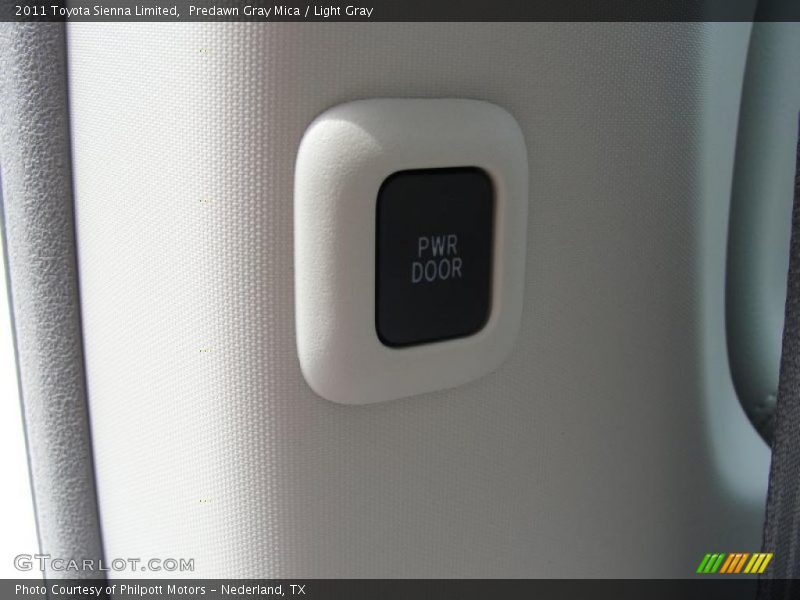 Predawn Gray Mica / Light Gray 2011 Toyota Sienna Limited