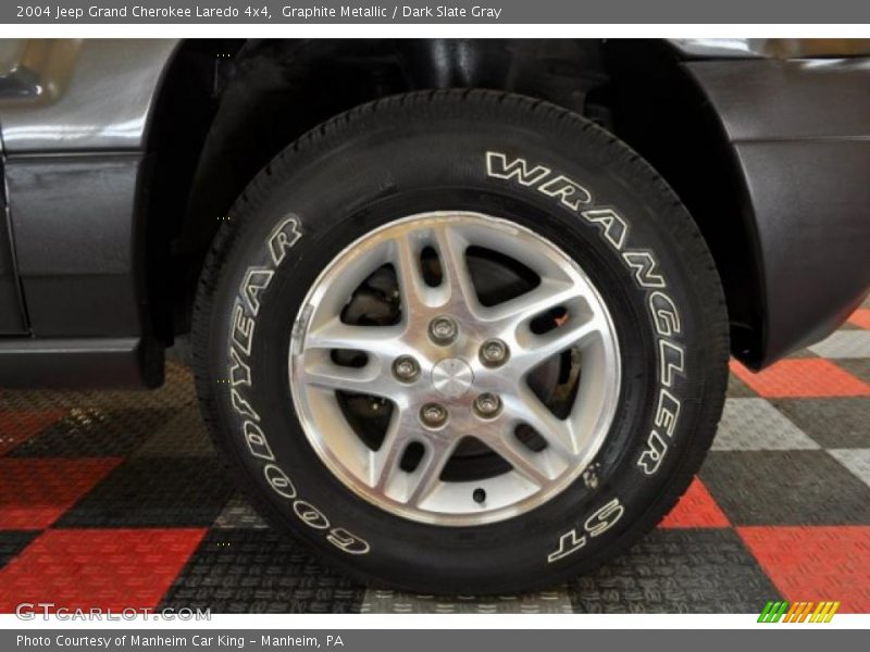 Graphite Metallic / Dark Slate Gray 2004 Jeep Grand Cherokee Laredo 4x4