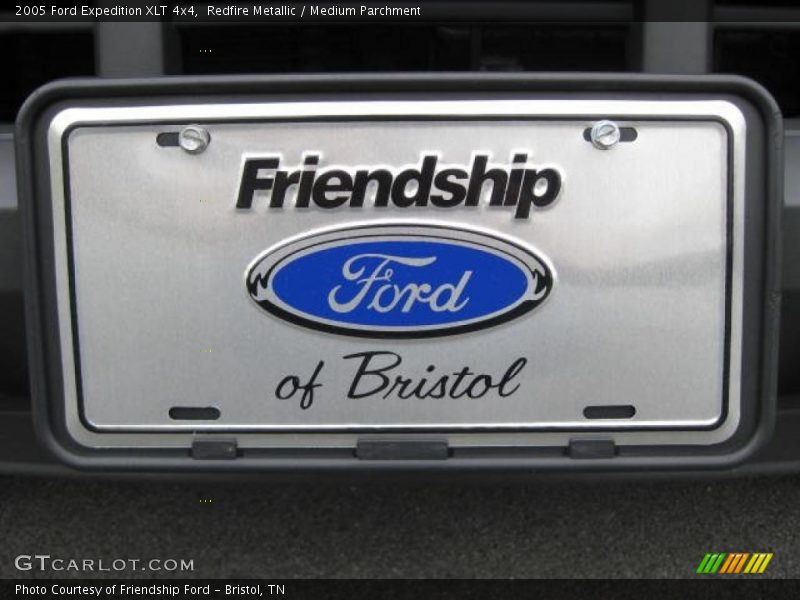 Redfire Metallic / Medium Parchment 2005 Ford Expedition XLT 4x4