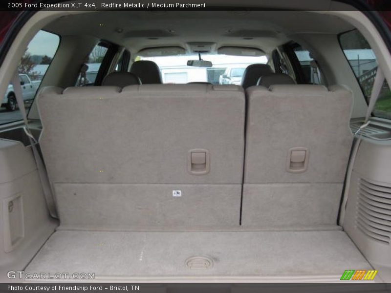 Redfire Metallic / Medium Parchment 2005 Ford Expedition XLT 4x4
