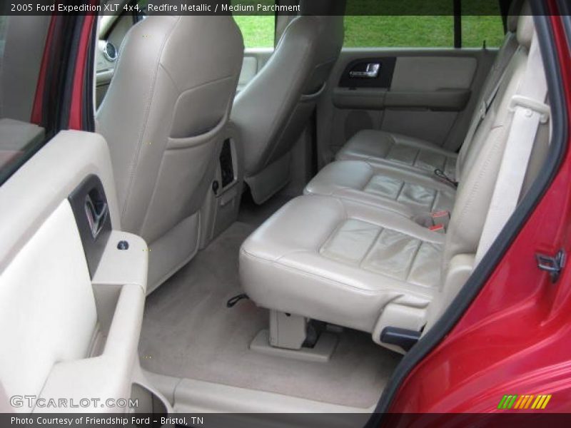 Redfire Metallic / Medium Parchment 2005 Ford Expedition XLT 4x4