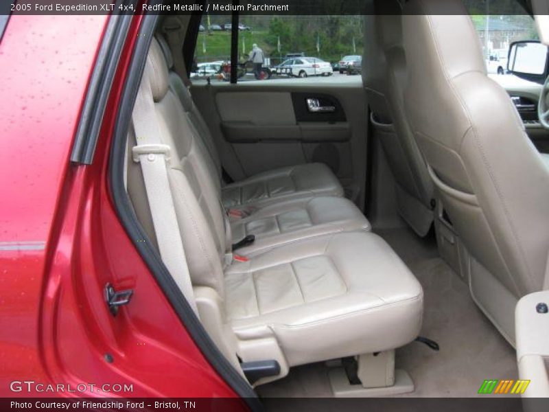 Redfire Metallic / Medium Parchment 2005 Ford Expedition XLT 4x4