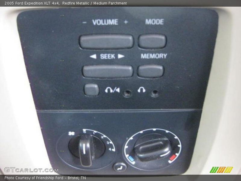 Redfire Metallic / Medium Parchment 2005 Ford Expedition XLT 4x4