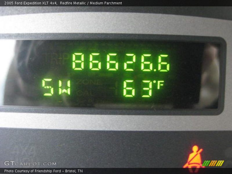 Redfire Metallic / Medium Parchment 2005 Ford Expedition XLT 4x4