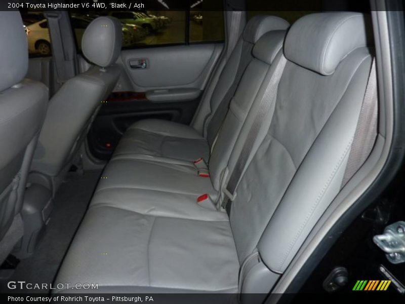 Black / Ash 2004 Toyota Highlander V6 4WD