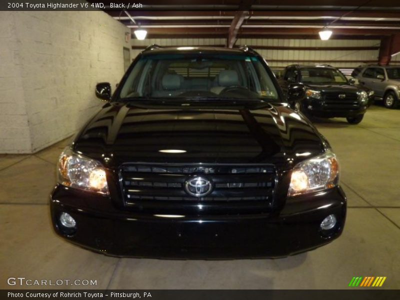 Black / Ash 2004 Toyota Highlander V6 4WD