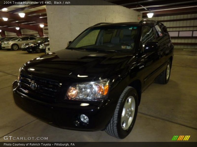Black / Ash 2004 Toyota Highlander V6 4WD