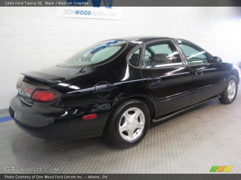 Black / Medium Graphite 1999 Ford Taurus SE