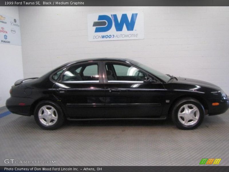 Black / Medium Graphite 1999 Ford Taurus SE