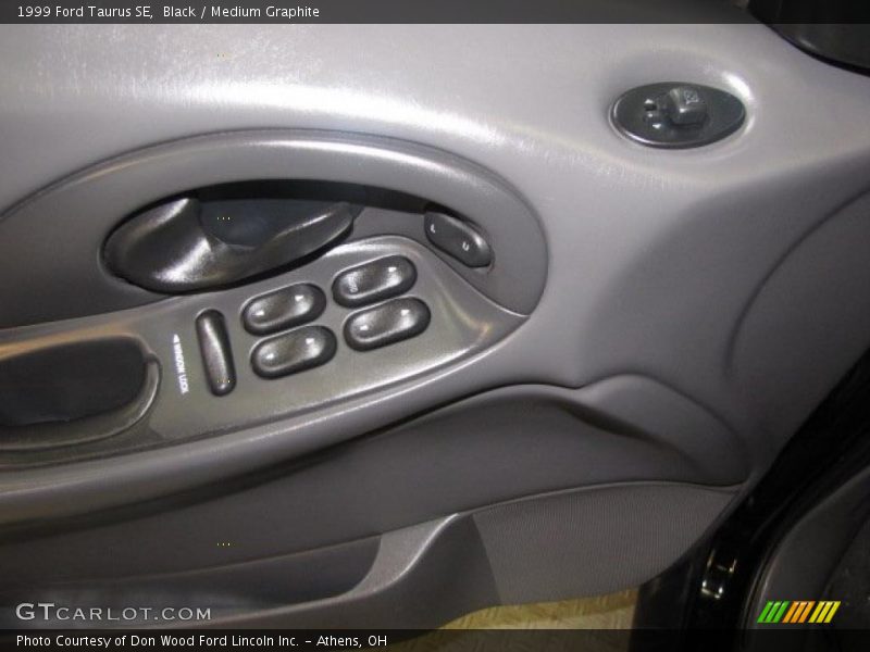 Black / Medium Graphite 1999 Ford Taurus SE