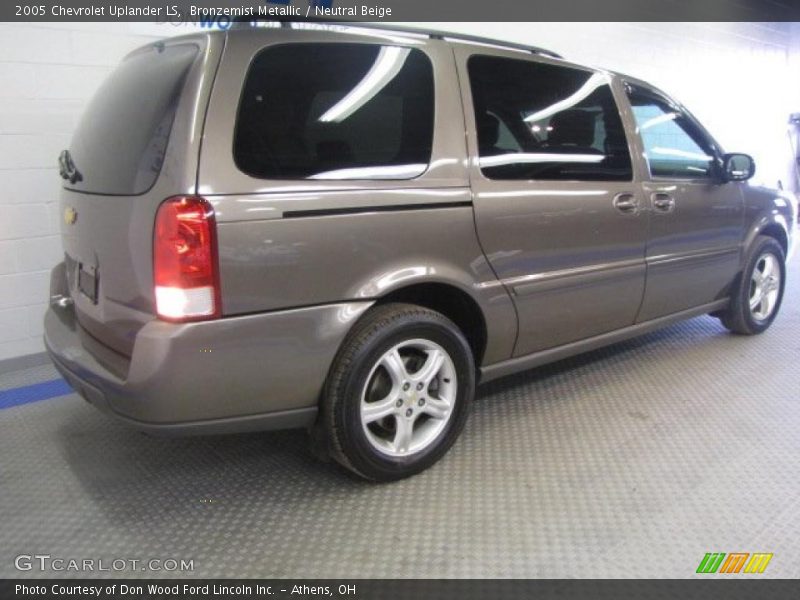 Bronzemist Metallic / Neutral Beige 2005 Chevrolet Uplander LS